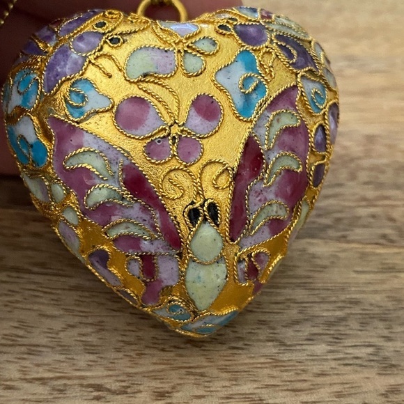 Cloisonné Gold with Butterflies and flowers Heart Shaped Ornament 2.5" - Picture 8 of 8